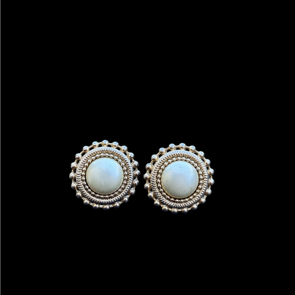 Vintage Ellen Designs Clip on Earrings